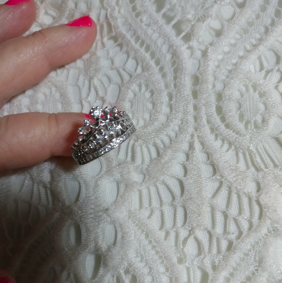 👸Beautiful CZ Ring👸 - Picture 6 of 8